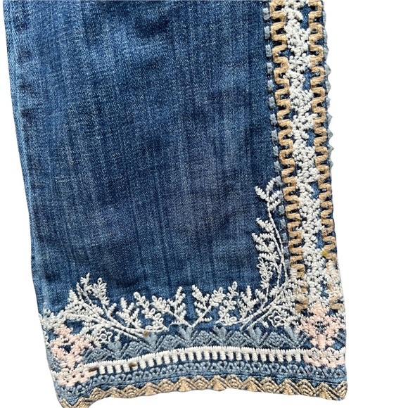 Laurie Felt Women’s Embroidered Bootcut Jeans 30” Waist - Picture 10 of 14